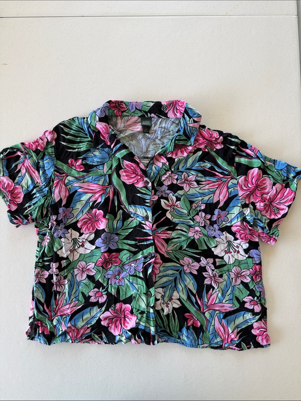 Wild Fable Tropical Floral Button-Up Shirt in Black, Pink & Green